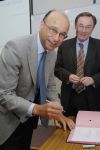 Yves Caristan et Daniel Verwaerde signent les accords Cophynu